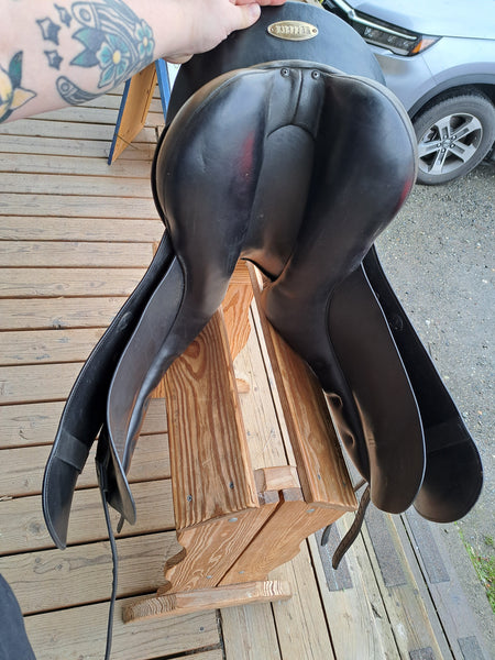 18" Kieffer Dressage Saddle