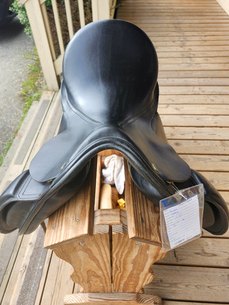 17.5" Fryso Legacy Dressage Saddle