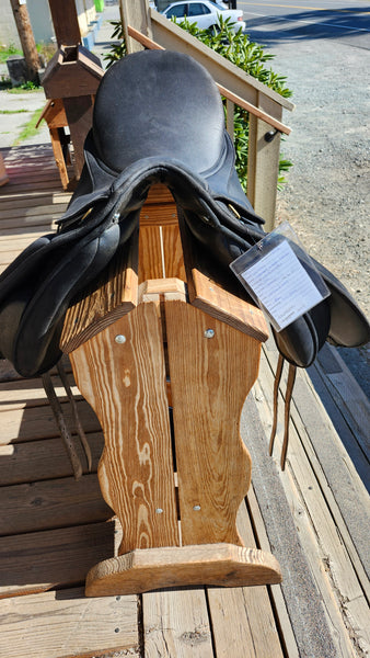 17" Wintec Isabell Werth Dressage Saddle