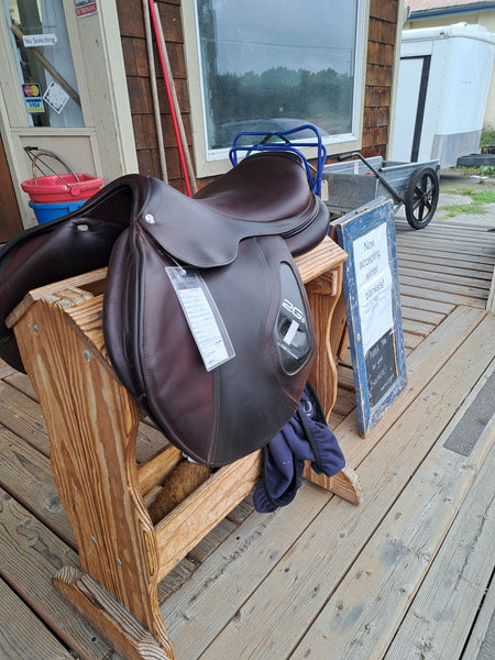 17.5" CWD 2Gs Dynamick Jumping Saddle