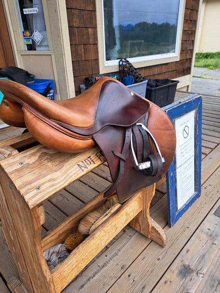 16" L'Apogee LX1 Jumping Saddle