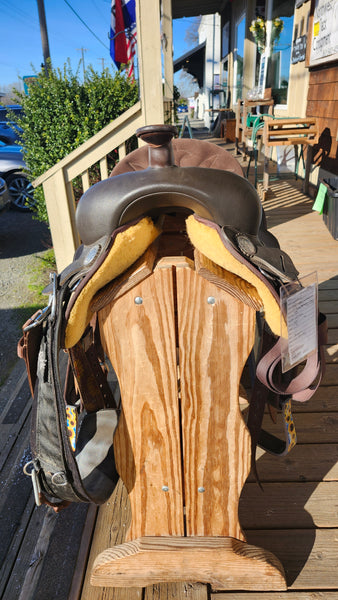 15" Wintec Synthetic Western Saddle