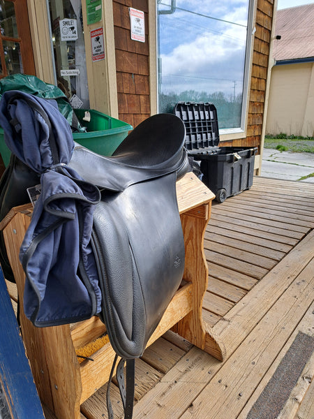 18" Schleese CHB Dressage Saddle