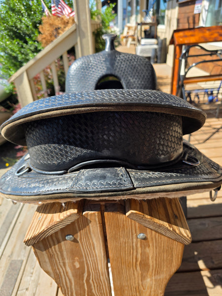 17" Hilason Treeless Barrel Racing Saddle