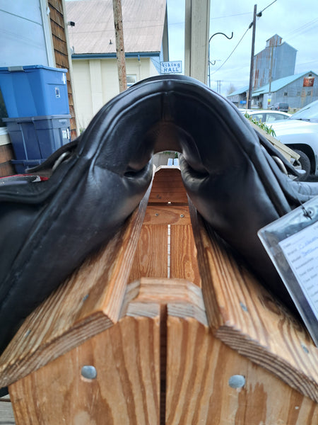 17" Custom Saddlery Steffen's Advantage Dressage Saddle