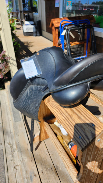 17.5" NSC Rhomeo Monoflap Dressage Saddle