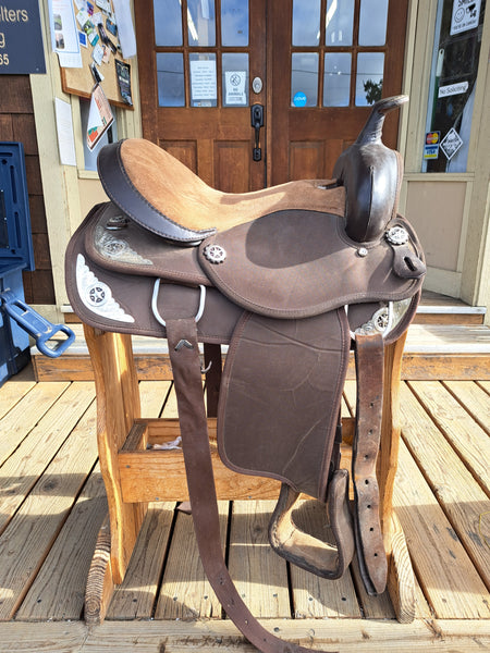 16" Synthetic Western Trail Saddle