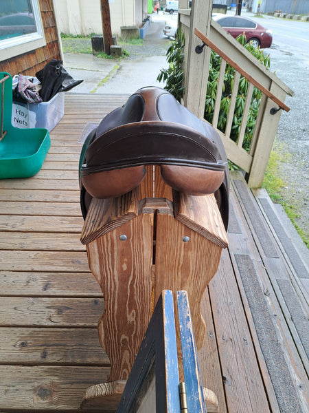 18" Thoroughbred Event English Saddle