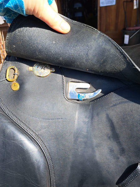 17.5" Bates Caprilli Dressage Saddle