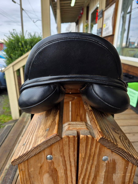 17.5" Kent & Masters MDM Dressage Saddle