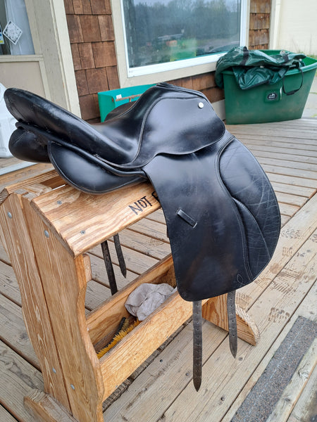 16.5" Collegiate Art Dressage Saddle