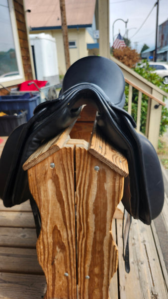 17.5" County Perfection Dressage Saddle