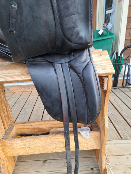 16.5" County Connection Dressage Saddle