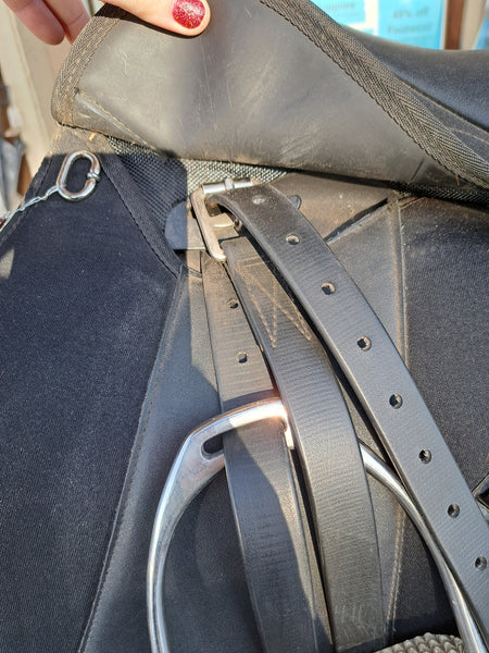 ON TRIAL 17" Thorowgood Griffin All Purpose English Saddle