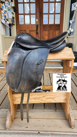17.5" Courbette Charles De Kunffy Dressage Saddle