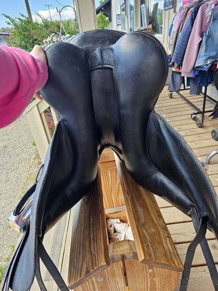 18" Custom Saddlery Icon Star Monoflap Dressage Saddle