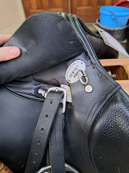 18" Berney Bros Close Contact Saddle