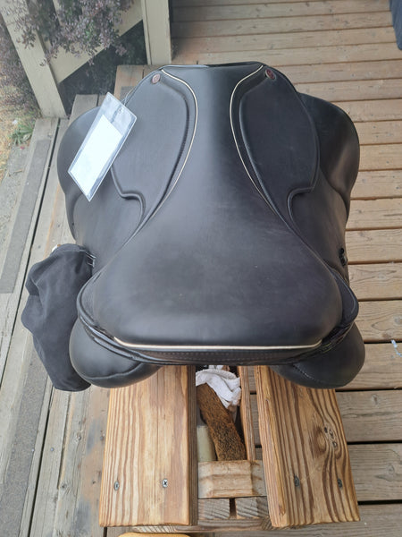 17.5" Max Flex Dressage Saddle