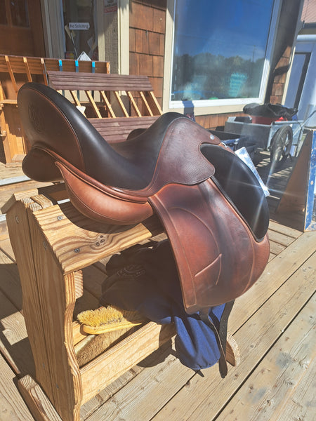 17" Arion 4D Monoflap Dressage Saddle