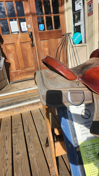 14.5" Courts Synthetic Western Saddle