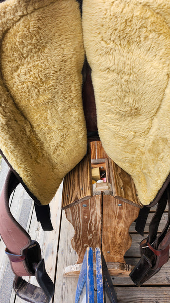 16" Synthetic Western Saddle