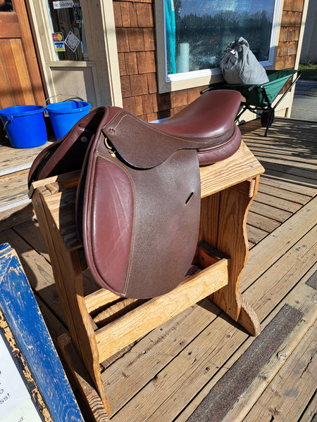 17" HDR Club Close Contact Saddle