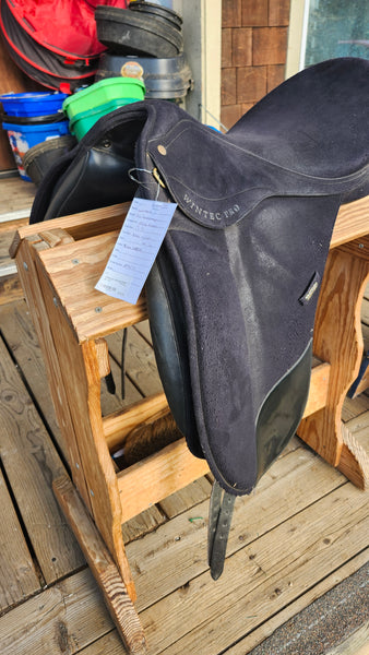 17.5" Wintec Pro Dressage Saddle