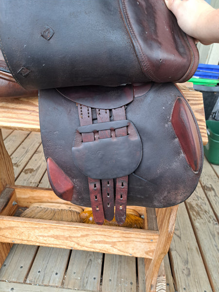 16.5" Circut Close Contact Saddle