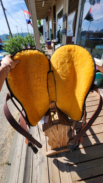 15" Western Saddle w/ Acorn Leaf tooling and Basketweave