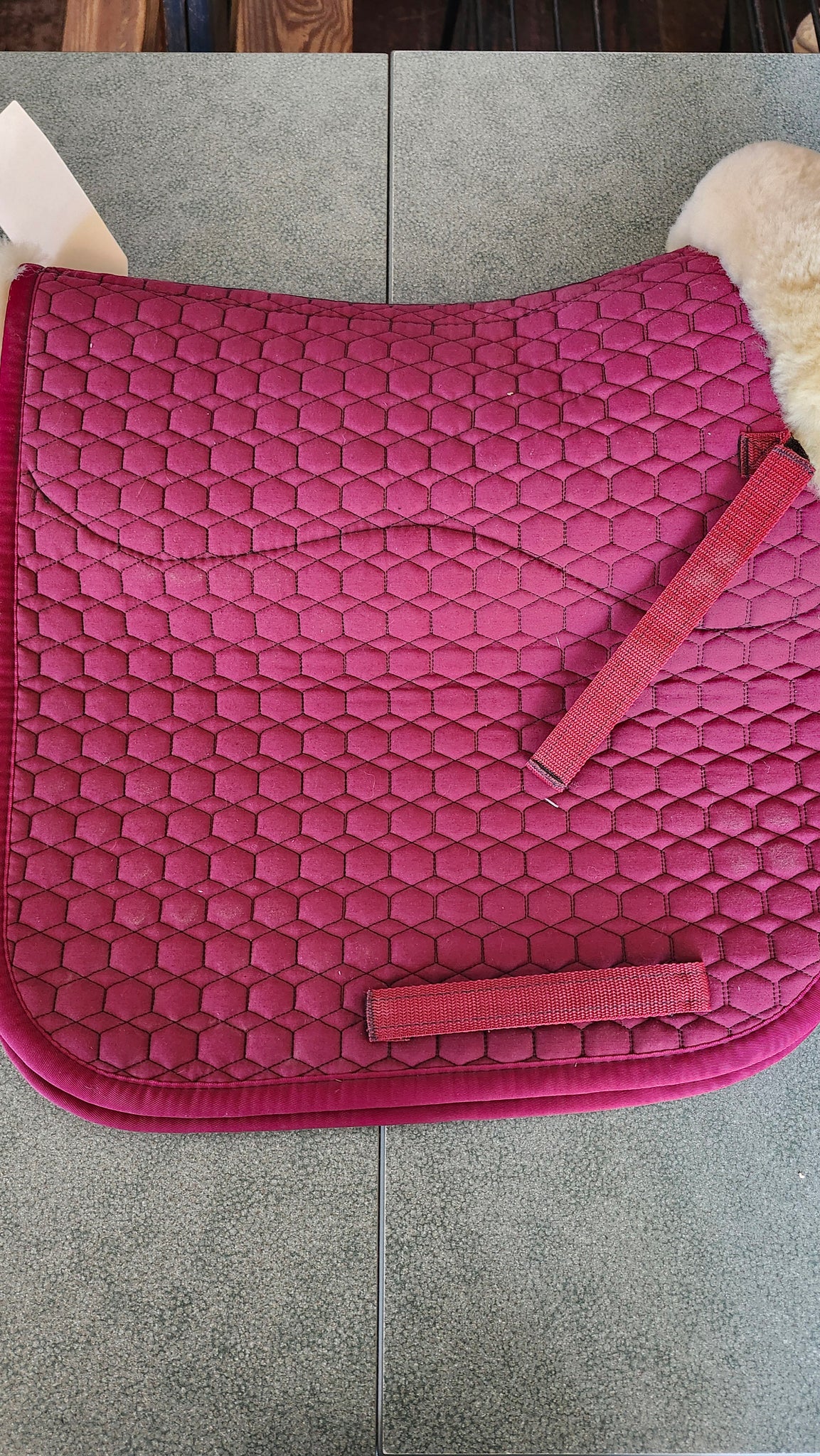 Small Mattes Fleece lines dressage pad