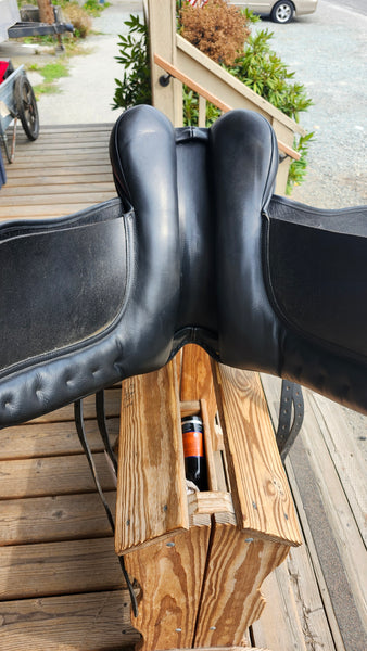 17.5" County Perfection Dressage Saddle