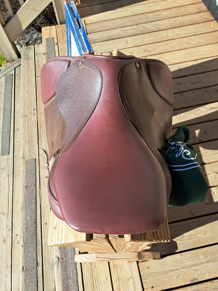 17" HDR Club Close Contact Saddle