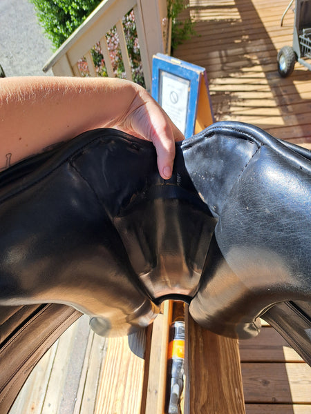 18" M. Toulouse Monoflap Dressage Saddle