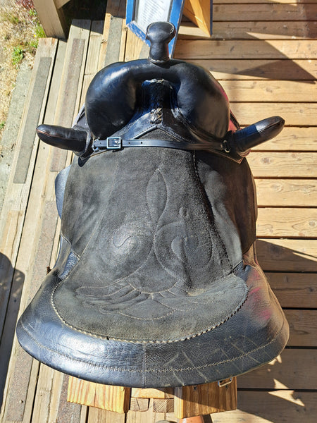 Small (14-16") EZ Fit Treeless Western Endurance Saddle
