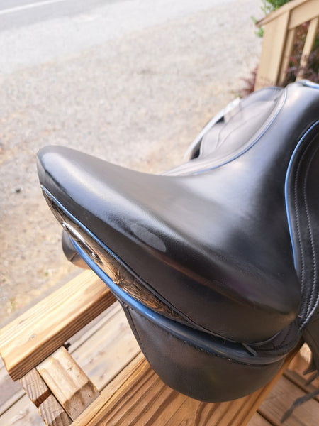17.5" Hastilow & Sons Bambaugh Dressage Saddle