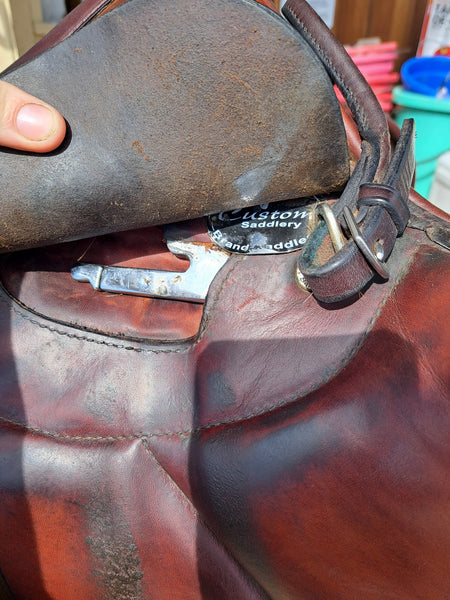 17.5" Custom Fleur De Lys Jump Saddle