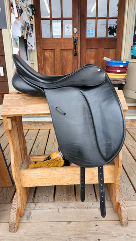 18" Collegiate Convertible Dressage