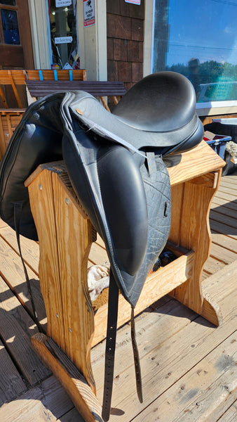 17.5" NSC Rhomeo Monoflap Dressage Saddle