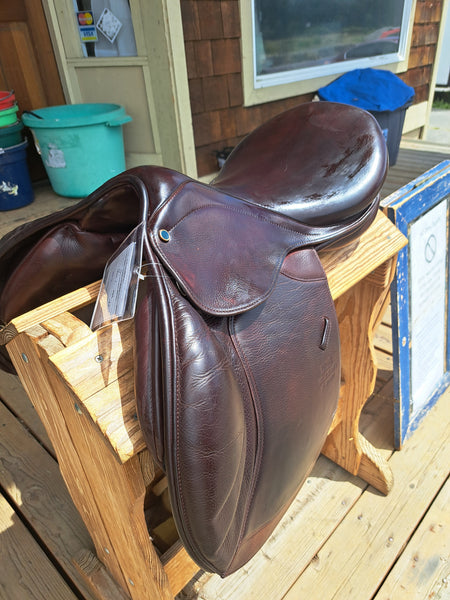 17" Stubben Get-Connected Deluxe Jumping Saddle