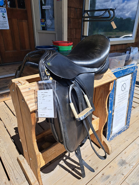 17.5" HDR Dressage Saddle