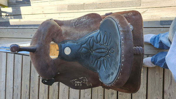 14.5" Double J Pozzi Wide Barrel Saddle