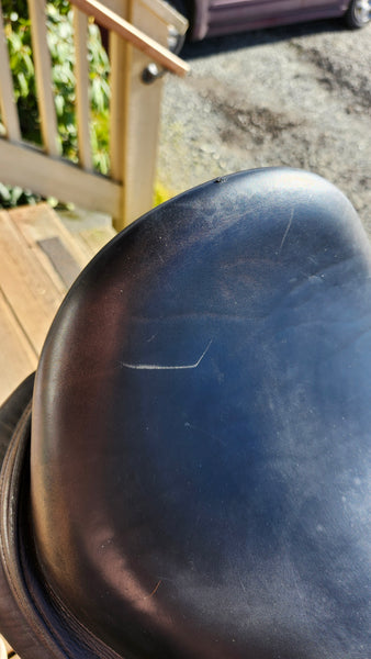 17.5" Equipe Bocelli Monoflap Dressage Saddle