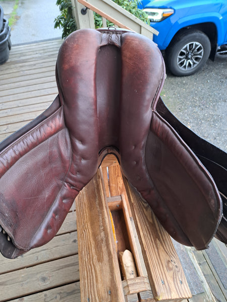 17" Cliff Barnsby Jumping Saddle