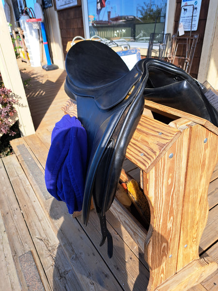 17.5" Bates Caprilli Dressage Saddle