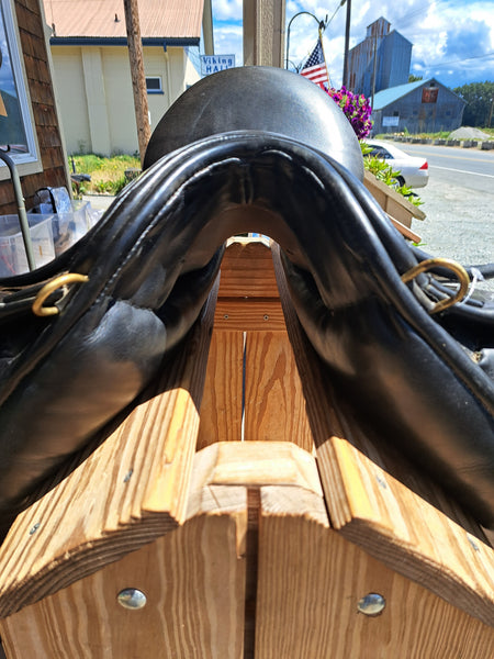 18" JRD Dressage Saddle