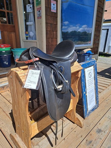 17.5" County Competitor 2000 Dressage Saddle