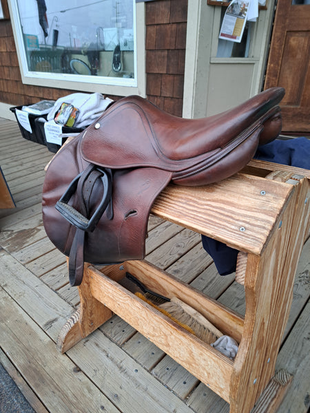 15.5" Antares Close Contact Jump Saddle