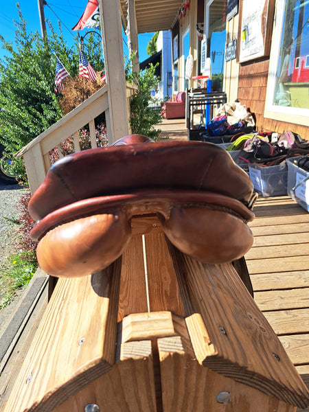 17.5" Stubben Siegfried Close Contact/Jump