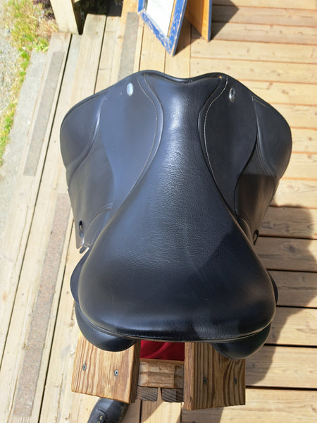 17.5" Thorowgood Dressage Saddle