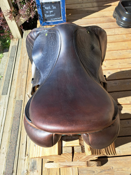 17.5" County Sensation Jumping Saddle